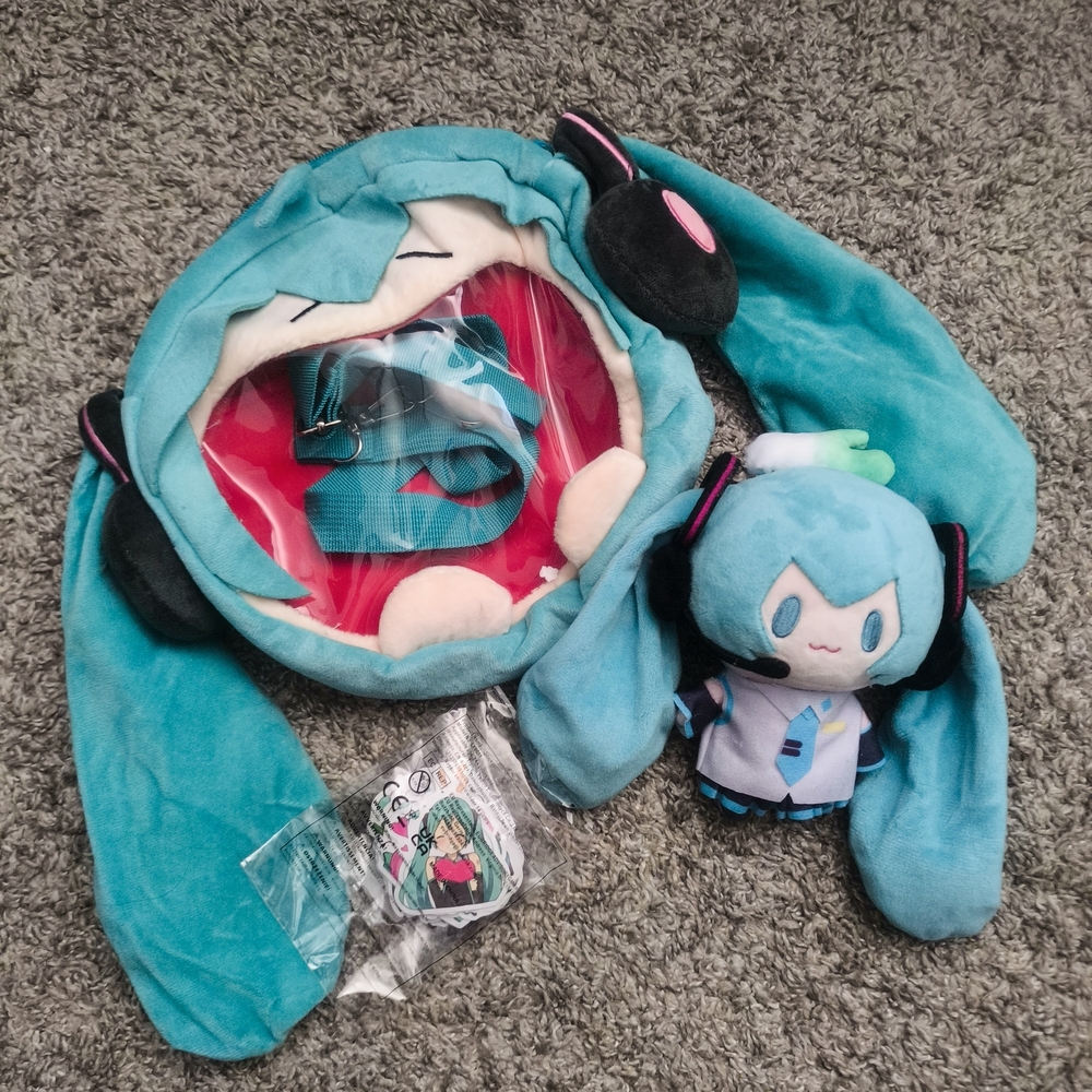 Hatsune Miku crossbody bag set 
include Miku Doll , 65pcs sticker and miku bag
